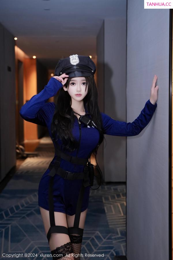   [XiuRen]高清写真图 2024.02.05 No.8066 奶茶味的包子 新人美腿第3张图片